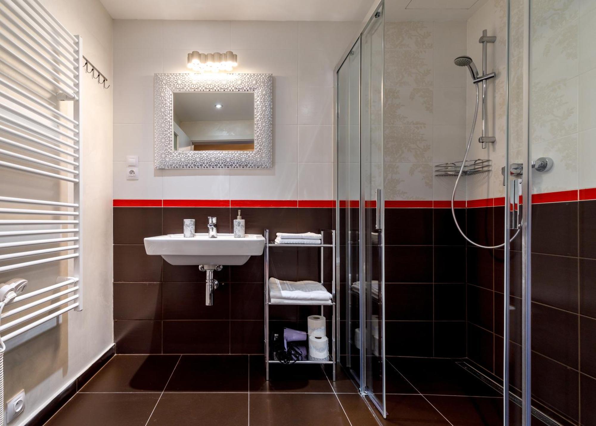 Apartments Menuet Карловы Вары Экстерьер фото