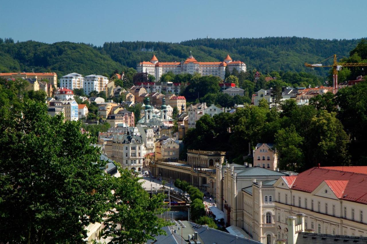 Apartments Menuet Карловы Вары Экстерьер фото