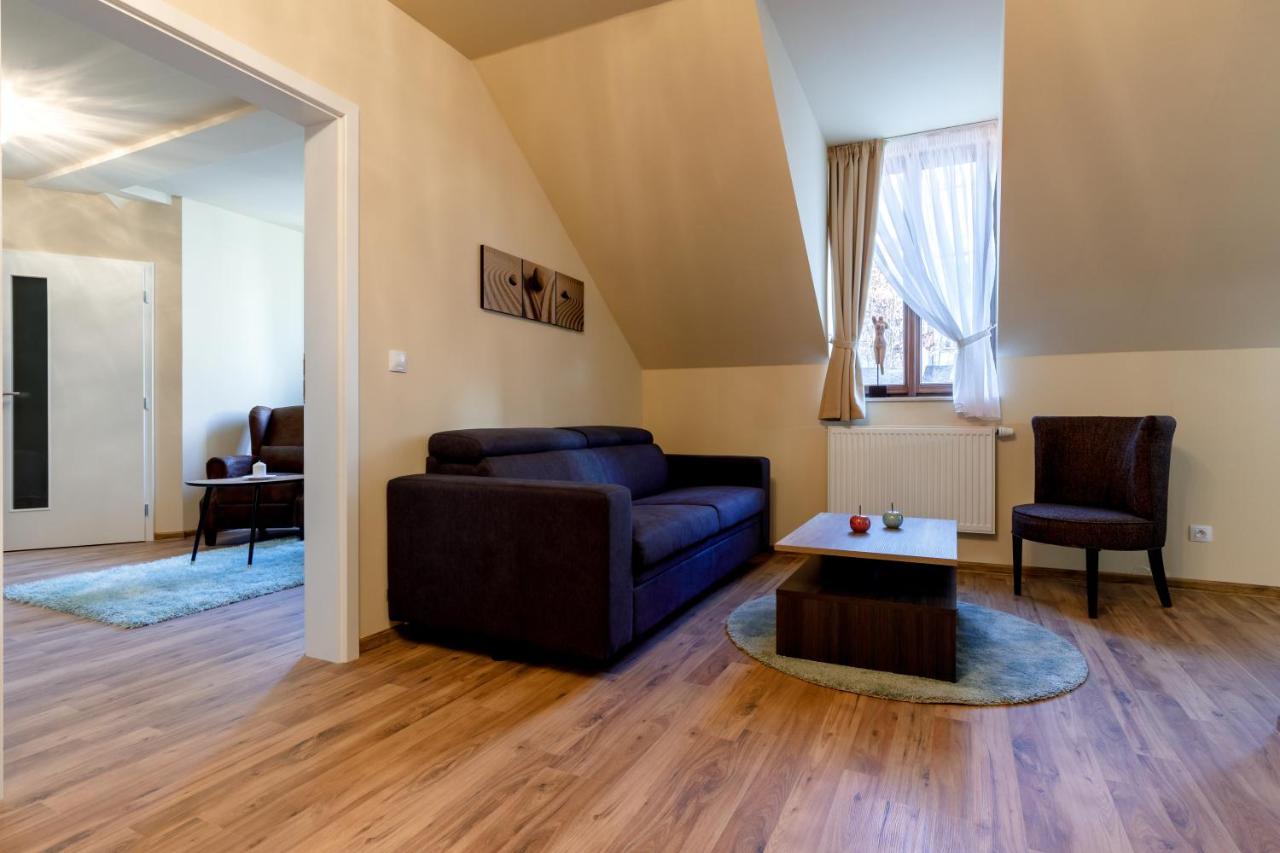 Apartments Menuet Карловы Вары Экстерьер фото