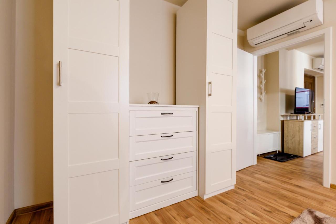 Apartments Menuet Карловы Вары Экстерьер фото
