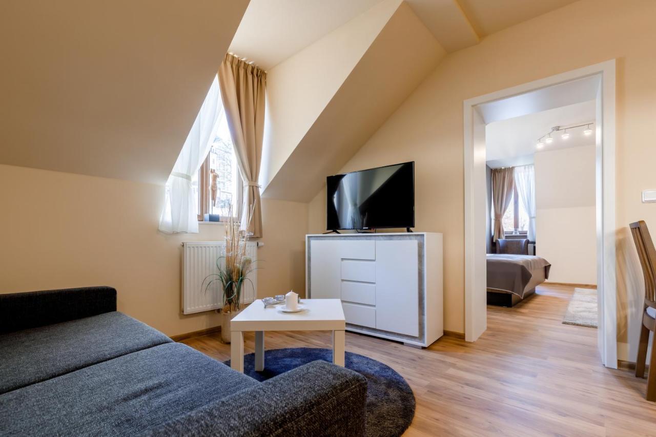 Apartments Menuet Карловы Вары Экстерьер фото