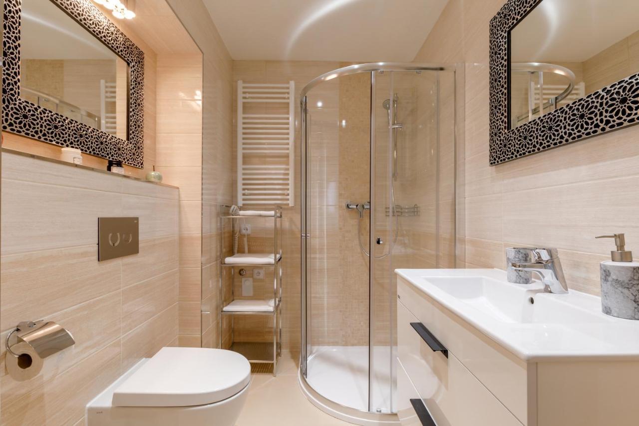 Apartments Menuet Карловы Вары Экстерьер фото