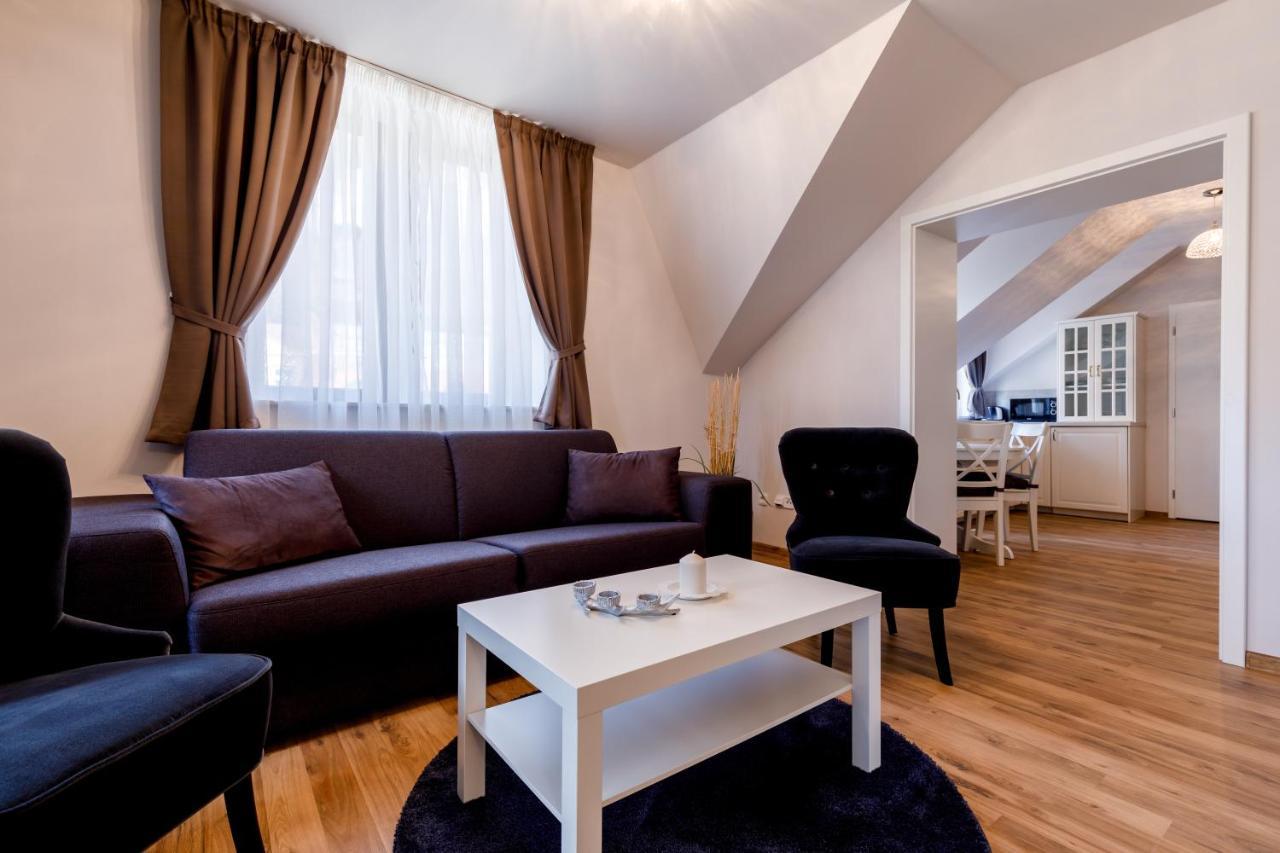 Apartments Menuet Карловы Вары Экстерьер фото